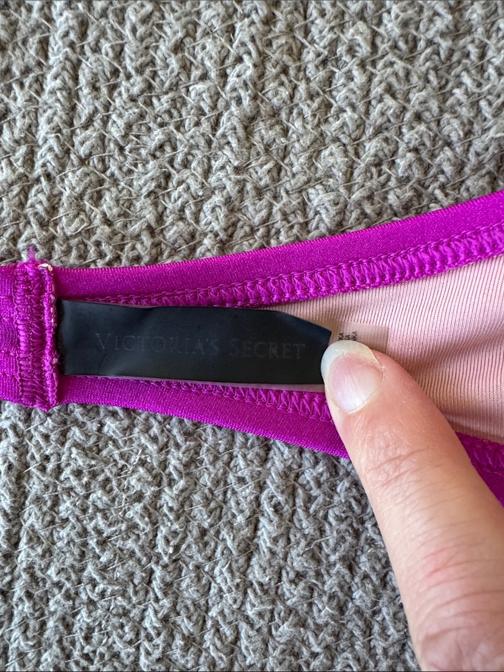 Victoria’s Secret Magenta Fuschia Pink Strapless Bandeau Bikini Top Sz 34D - Picture 6 of 9